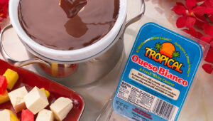 Thumbnail image for: Chocolate y Queso Blanco Fondue