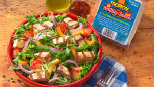 Recipe presentation for: Tossed Salad with Grilling Cheese