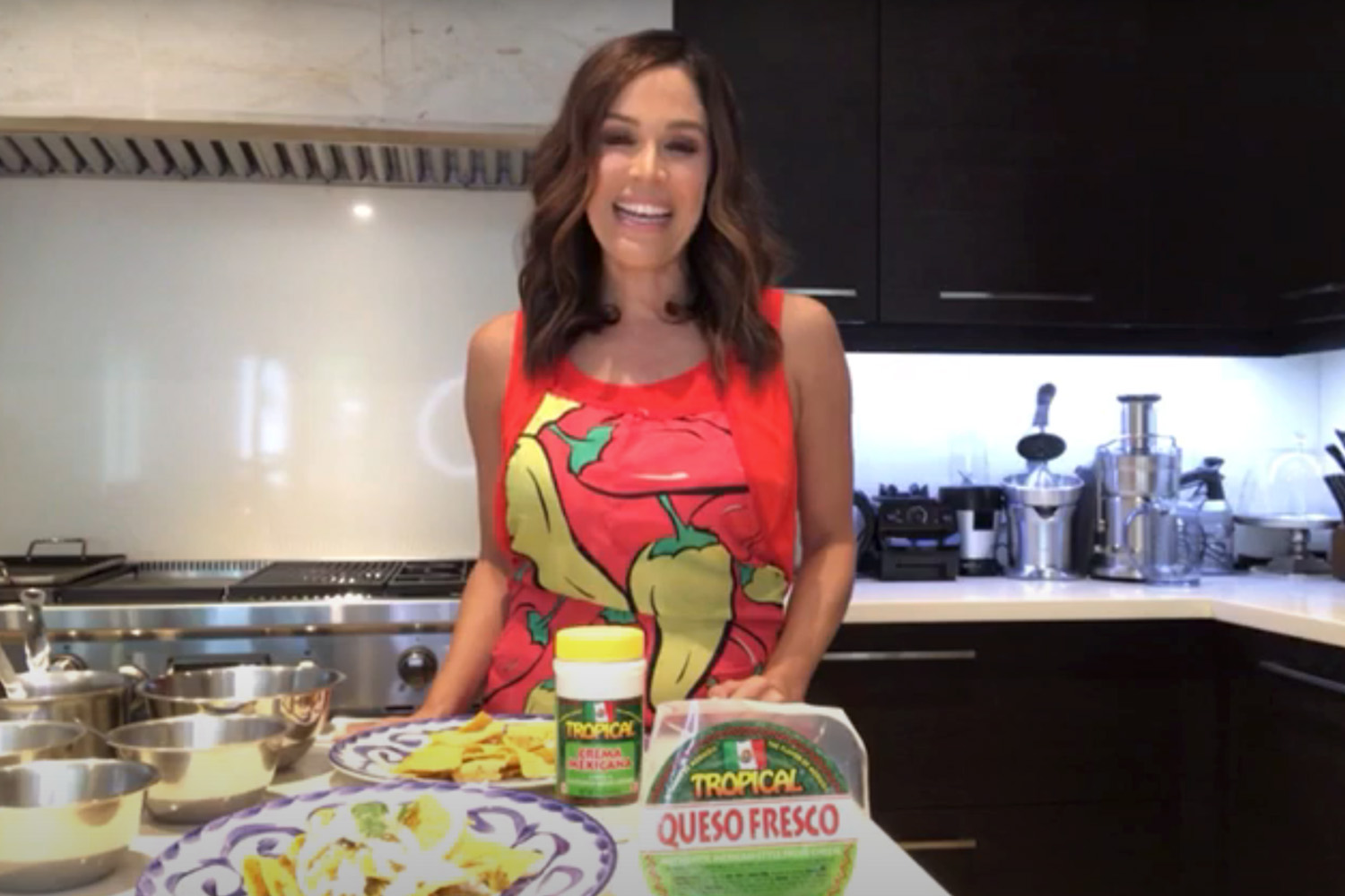 Karla Martinez shares some delicious Chilaquiles en Salsa Verde