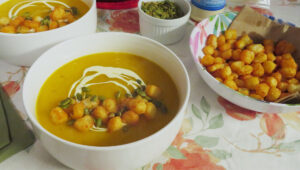 Thumbnail image for: Sopa crema de calabaza con queso frito